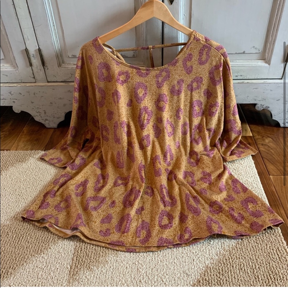 Last! Figleaffashion leopard print knit blouse - Picture 3 of 5